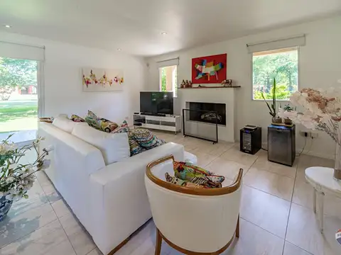 Casa 6 ambientes con 3 baños