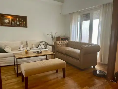 Casa en Alquiler con 1 cochera