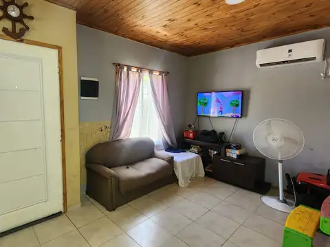 Casa 3 ambientes con 1 baño