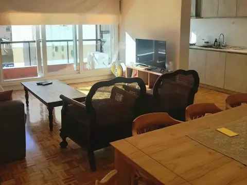 Departamento de 3 ambientes con balcón.