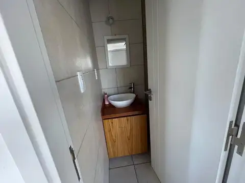 Casa 4 ambientes con 1 baño