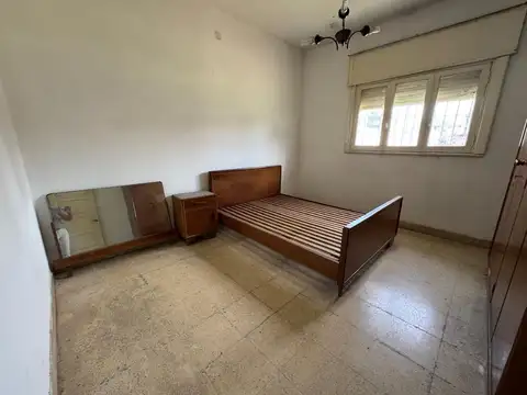 CASA EN VENTA 3 AMB CON PARQUE LOMAS DE ZAMORA