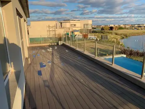 Casa en Venta en El Canton, USD 600.000