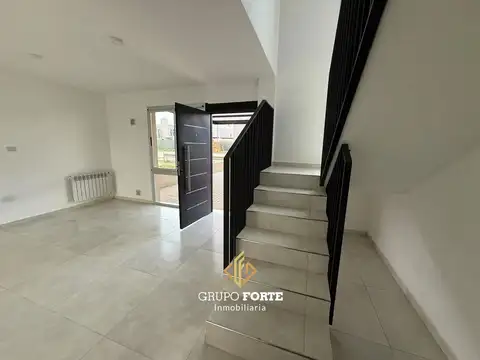 Depto Tipo Casa en Venta con 2 cocheras