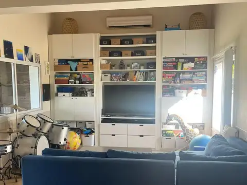 Casa 5 ambientes con 4 baños