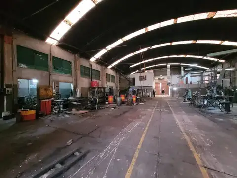 Galpon en Venta 44  mts Fondo