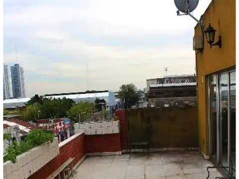 E Zeballos 560