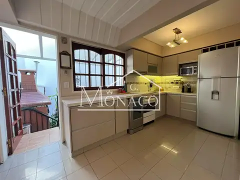 Depto Tipo Casa 4 ambientes con 3 baños