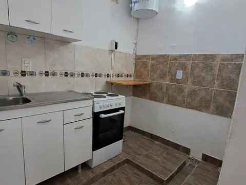 Depto Tipo Casa en Alquiler en Villa Sarmiento, $ 400.000