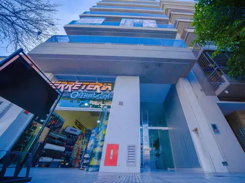 Local a la vía publica de 164m2 VENTA CON RENTA! Posibilidad de comprar con cómodas cuotas!