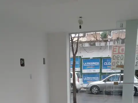 SE ALQUILA LOCAL EN CALLE CALASANZ!