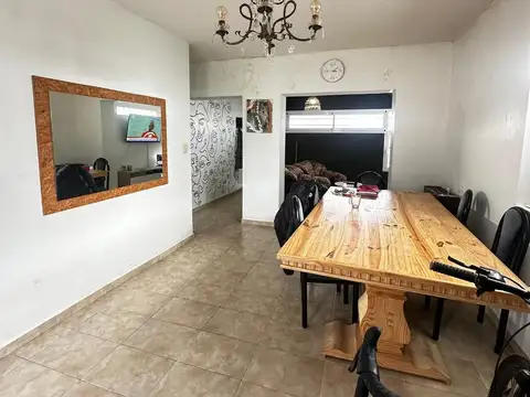 Casa en venta - 2 Dormitorios 1 Baño - 300mts2 - La Plata