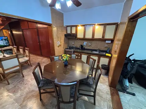 Depto Tipo Casa 4 ambientes con 2 baños