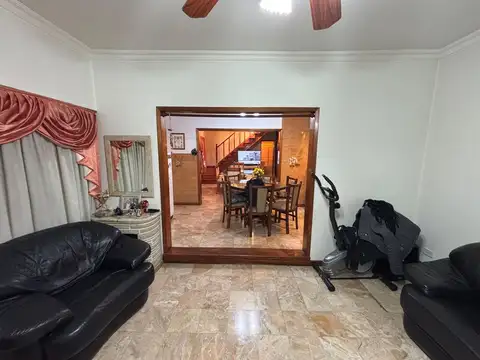 Depto Tipo Casa en Venta con 1 cocheras