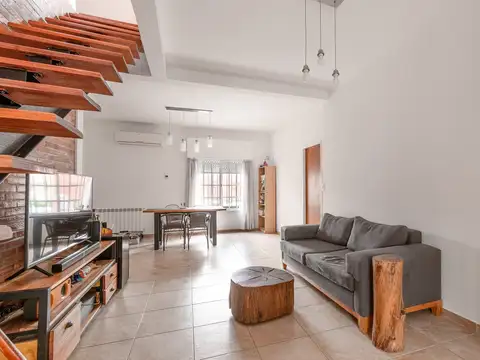VENTA CASA 4 AMB HAEDO SUR - LOTE 10x17.96 C/COCH Y PARQUE