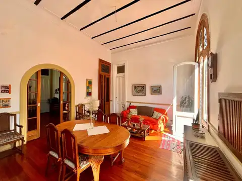Depto Tipo Casa en Venta 80 años