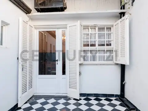 CASA EN PH EN VENTA EN LA PLATA - PLAZA ISLAS MALVINAS