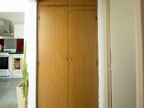 CASA EN PH EXCELENTE ESTADO Y UBICACIÓN DOS AMBIENTES AMPLIOS CON TERRAZA, REMODELADO Apto CRÉDITO