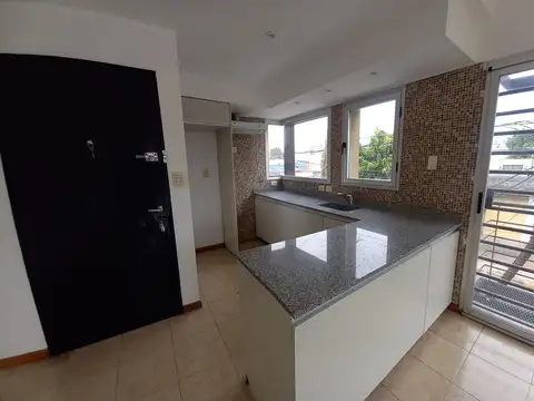 Av. Onsari 400, Piso 1