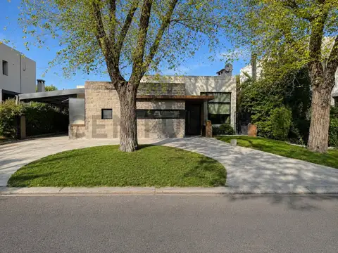 Casa en Venta | Barrio Cerrado Santa María de los Olivos | Una Planta | Lote de 532 m² | Jardín con