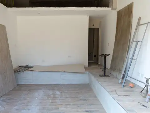 Local en Alquiler en Villa Luzuriaga, $ 700.000