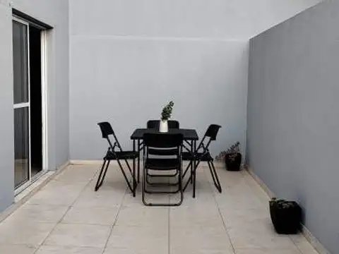 ALQUILER 2 AMBIENTES CON PATIO 