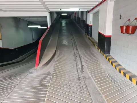 VENTA COCHERA EN SAN NICOLAS
