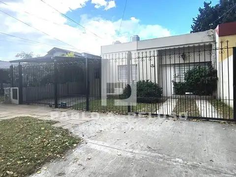 VENTA CASA, TRES AMBIENTES EN MERLO. ZONA OESTE. BUENOS AIRES.