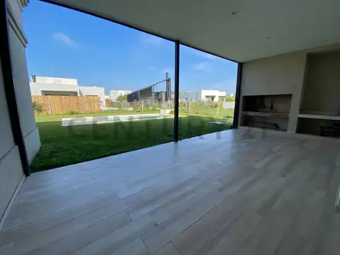 Casa en Venta en Pilar del Este - San Ramón, USD 210.000