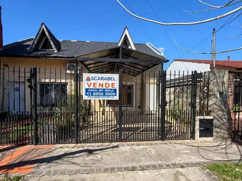 PH en venta de 2 dormitorios c/ cochera en San Antonio de Padua