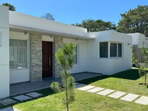 Casa en Venta en La Barra, USD 470.000