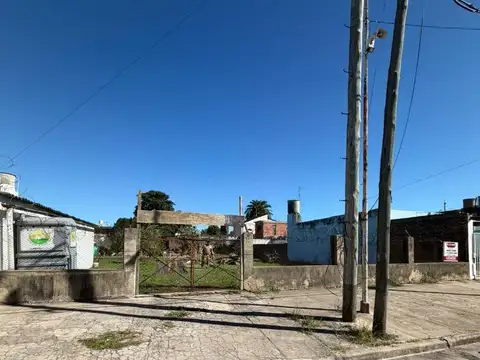 Terreno en Venta en Villa Luzuriaga, USD 95.000