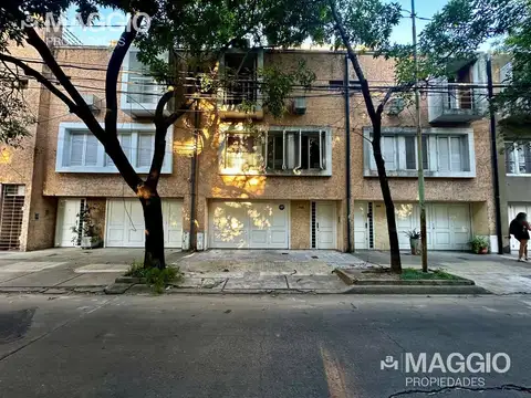 Casa tipo Triplex Venta en Villa Sarmiento