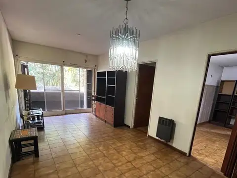 HERMOSO DEPARTAMENTO 3 AMB.CON PATIO Y BALCÓN. MUNRO CENTRO