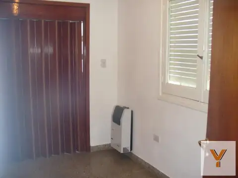 Depto Tipo Casa en Alquiler en La Plata, $ 900.000