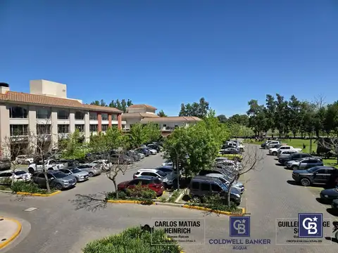 ¡Oportunidad! Venta de cochera en Centro Comercial Pueblo Caamaño, Pilar