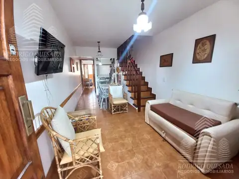 Depto Tipo Casa 4 ambientes con 2 baños