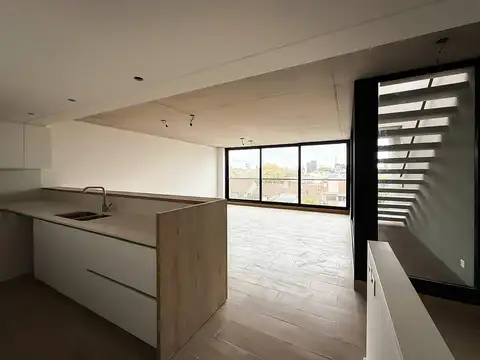 Venta de triplex de 4 dormitorios con playroom y terraza en Nuñez
