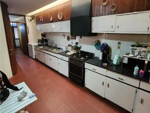 Casa en Venta con 3 cocheras