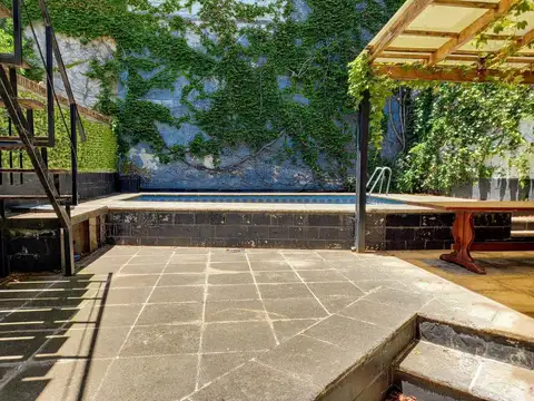 Casa en Alquiler con 1 cochera