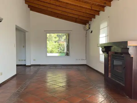 Casa 6 ambientes con 3 baños
