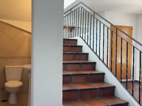Casa en venta en barrio Alamo Alto-6amb-Pileta-Apto Credito.