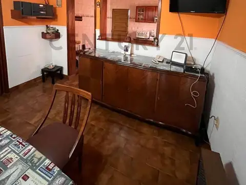 Casa en Venta 2 Dormitorios con jardín, Parrilla y Galpón al fondo - Apto Credito en San Vicente