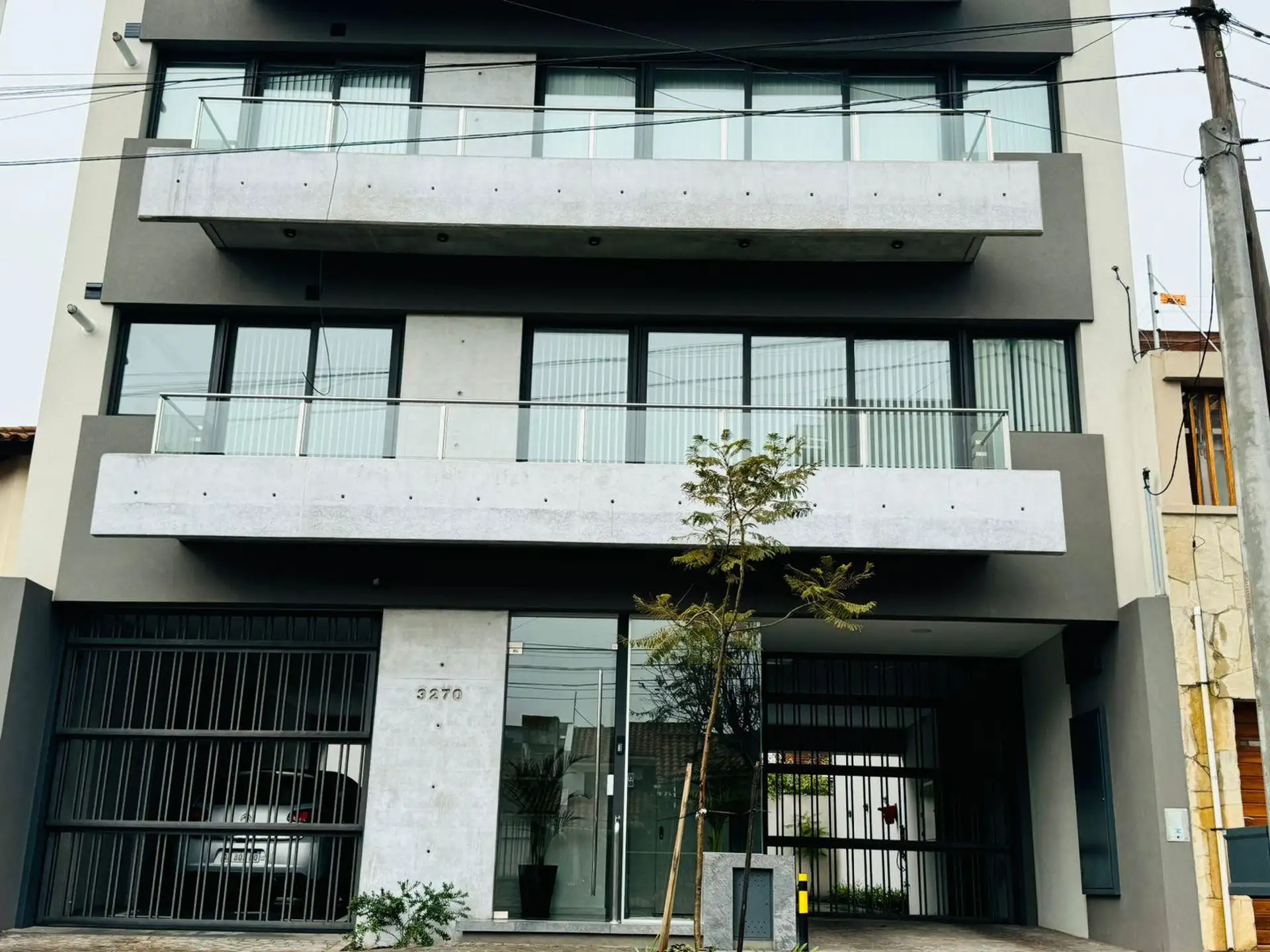 Departamento en Las Heras 3200 de cuatro ambientes con terraza privada y cochera