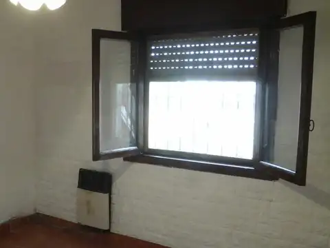 PH a refaccionar en venta - 2 Dormitorios 1 Baño - Berisso  