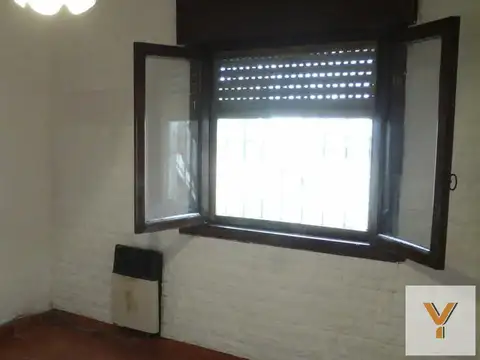 PH a refaccionar en venta - 2 Dormitorios 1 Baño - Berisso