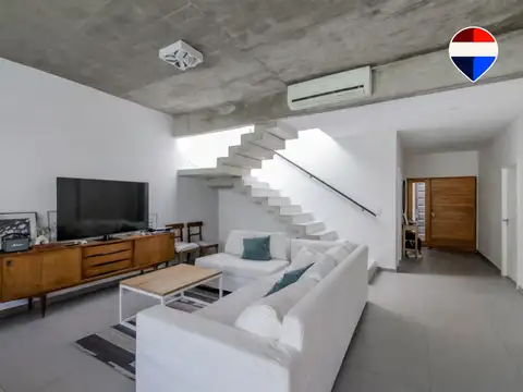 Casa 5 ambientes con 2 baños