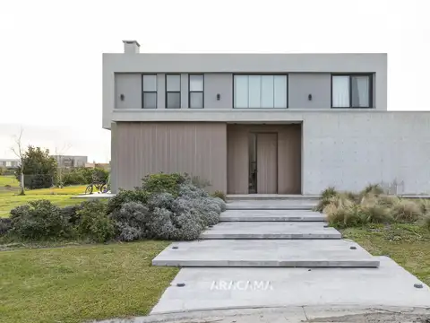 Casa en Venta en La Providencia - Canning