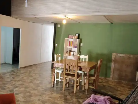 Casa 4 ambientes con 1 baño