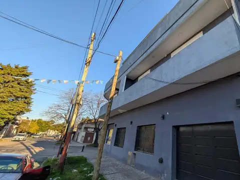 Departamento de 2 Ambientes Tuyuti al 1800 Lanus Oeste